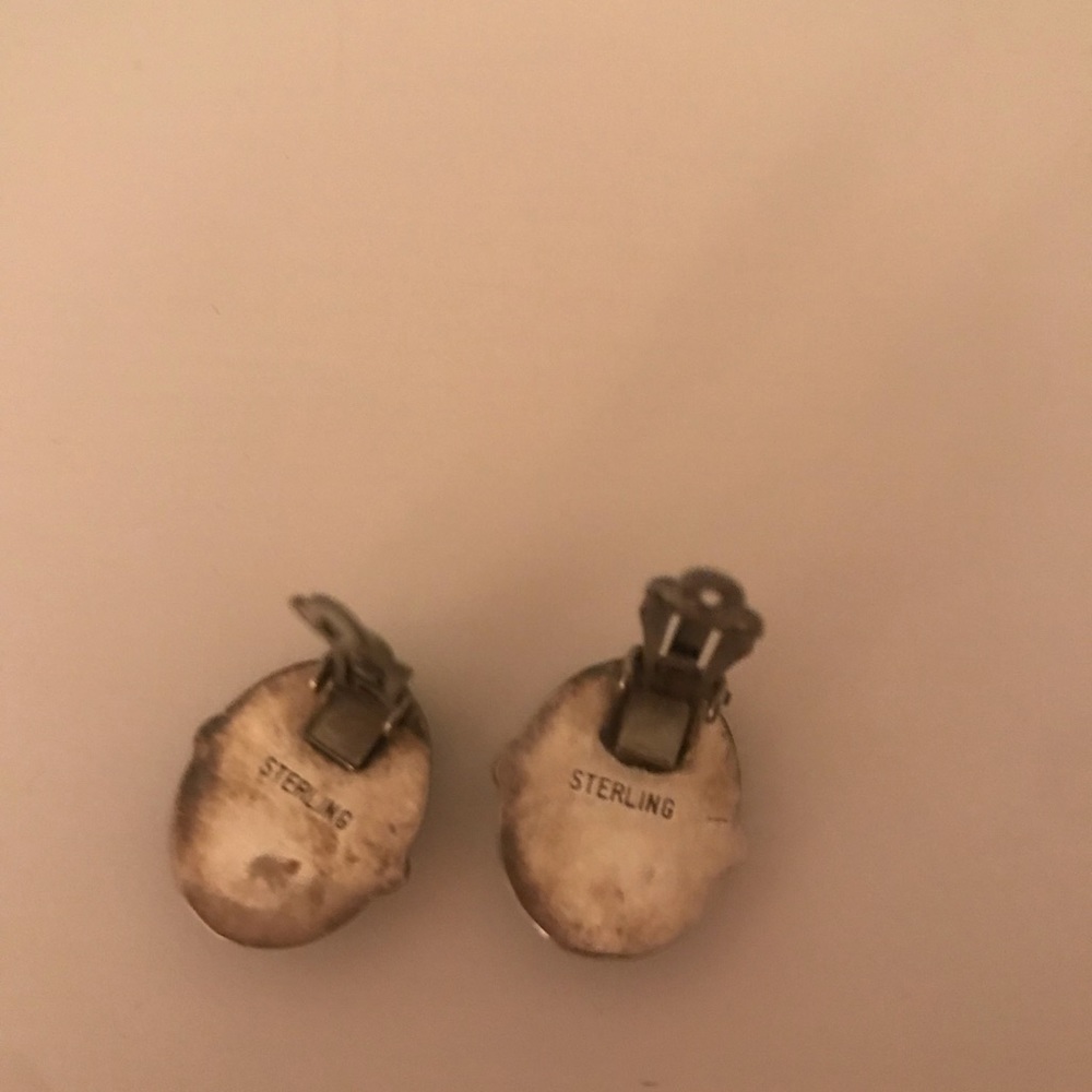Vintage Clip on Earrings - Picture 4 of 4